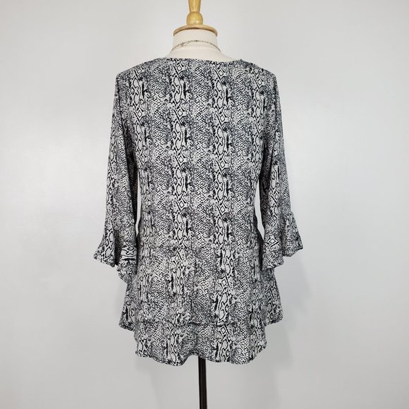 Ophelia Roe Black Snakeskin Print Bell Sleeve Layered Pullover Top Size M - Picture 6 of 12